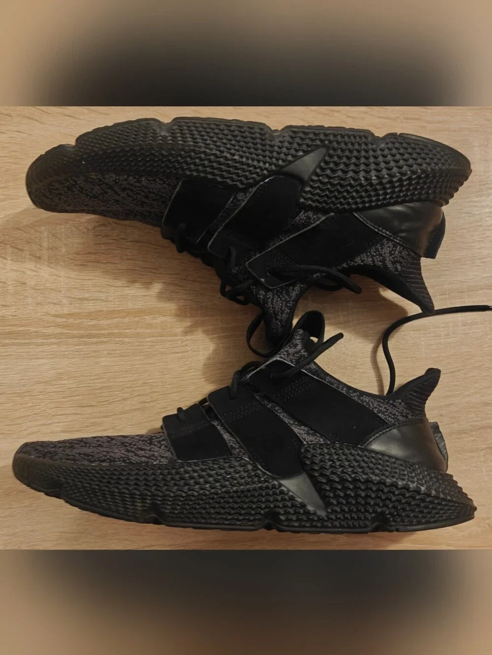 adidas sleek black